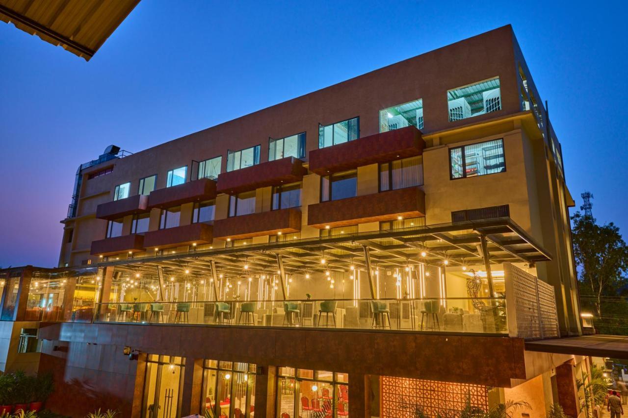 Borail View Regency Hotel Силчар Екстериор снимка